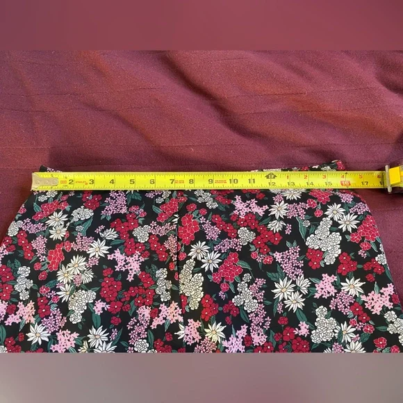 Ann Taylor Factory Japanese Inspired Floral Women's Skirt - Red and Black - Picture 3 of 7